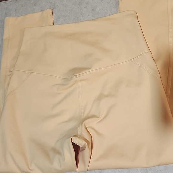 Girlfriend collective capris size XS - Picture 7 of 7